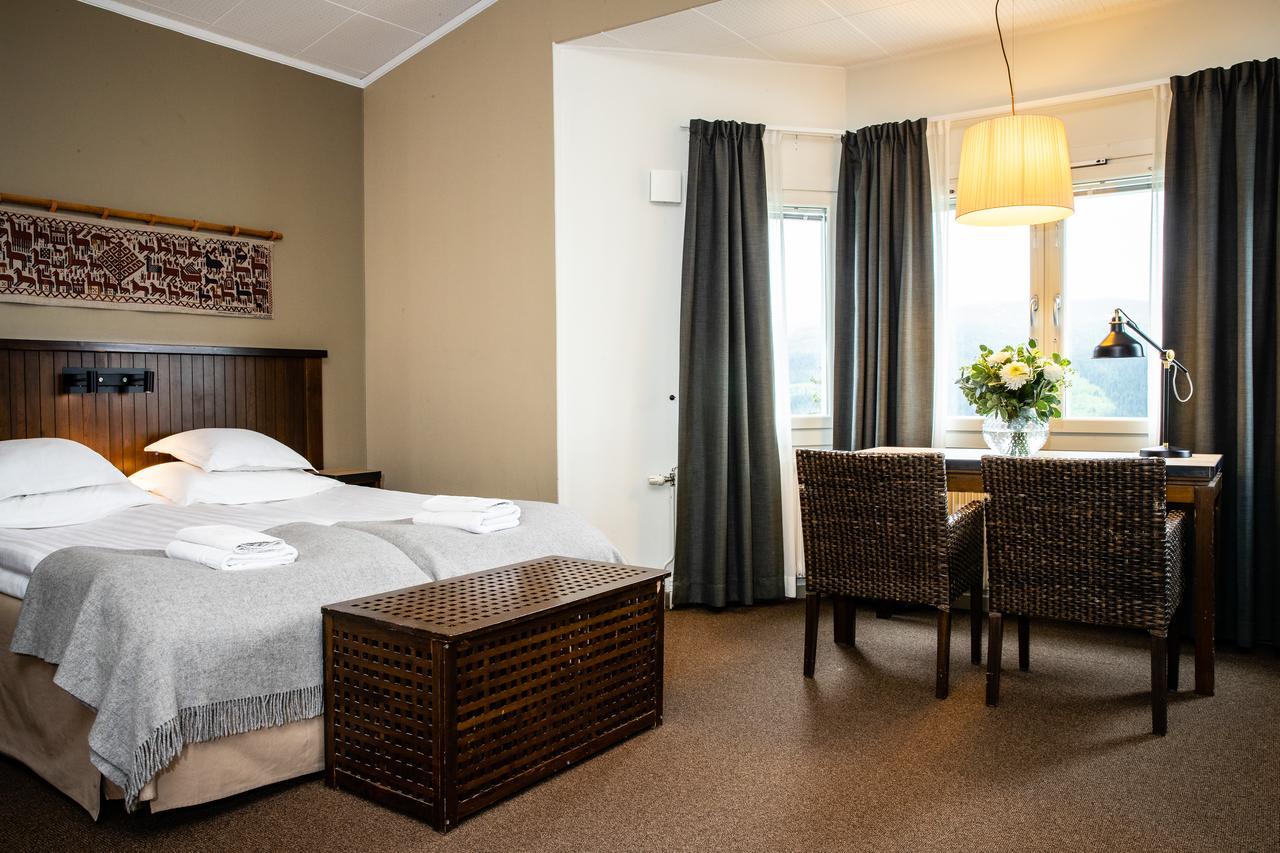Deluxe Double or Twin Room with Lake View