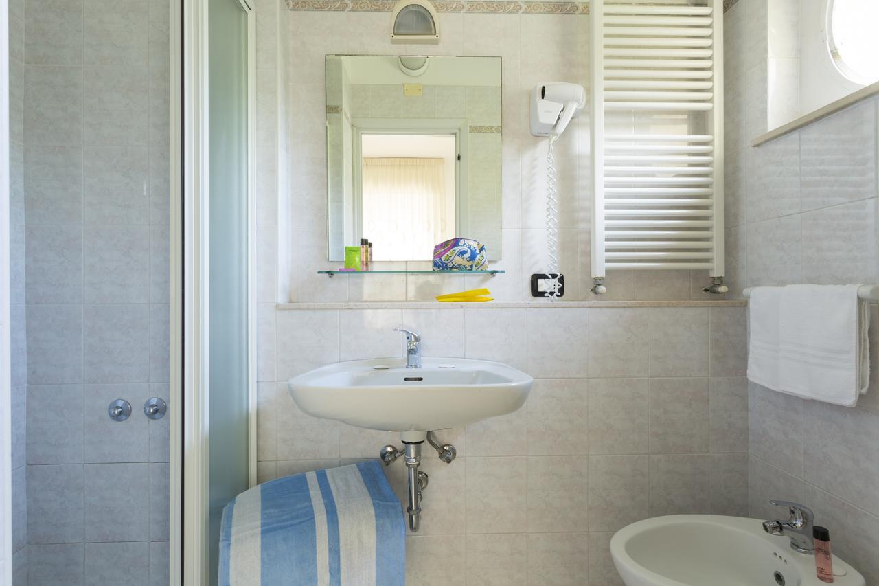 Superior Quadruple Room,663936234:JPEG