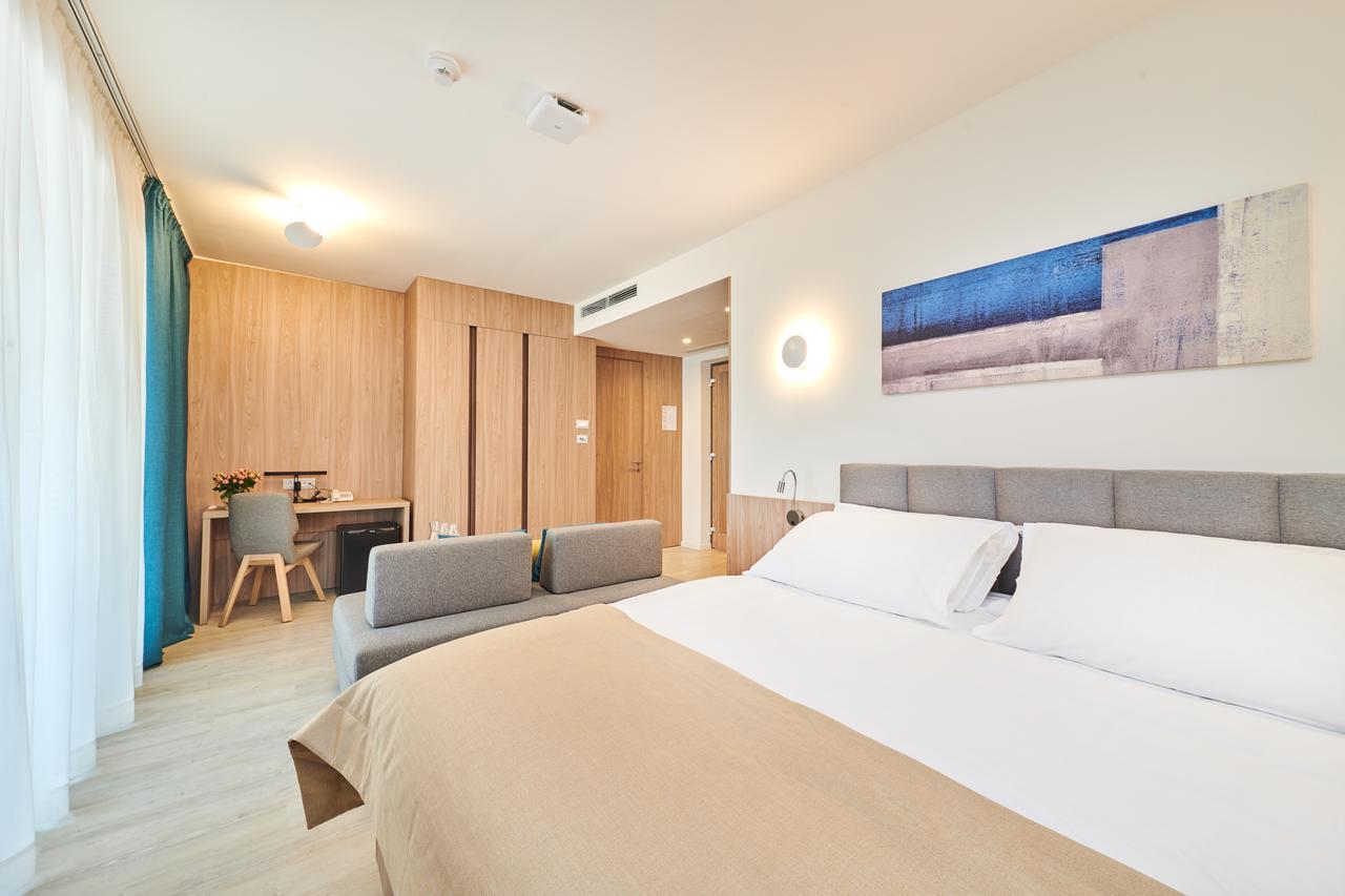 Premium Family Room Sea Side