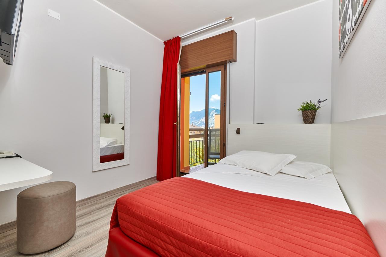 Deluxe Single Room,666231087:JPEG