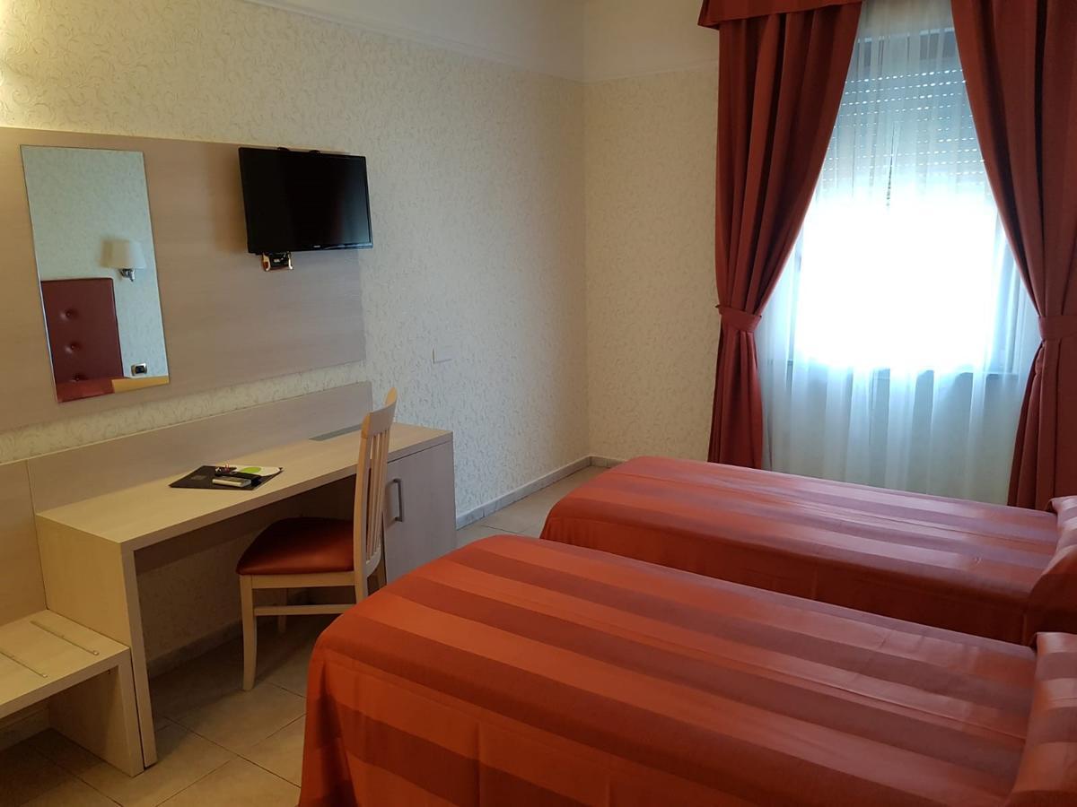 Double or Twin Room,741182776:JPEG