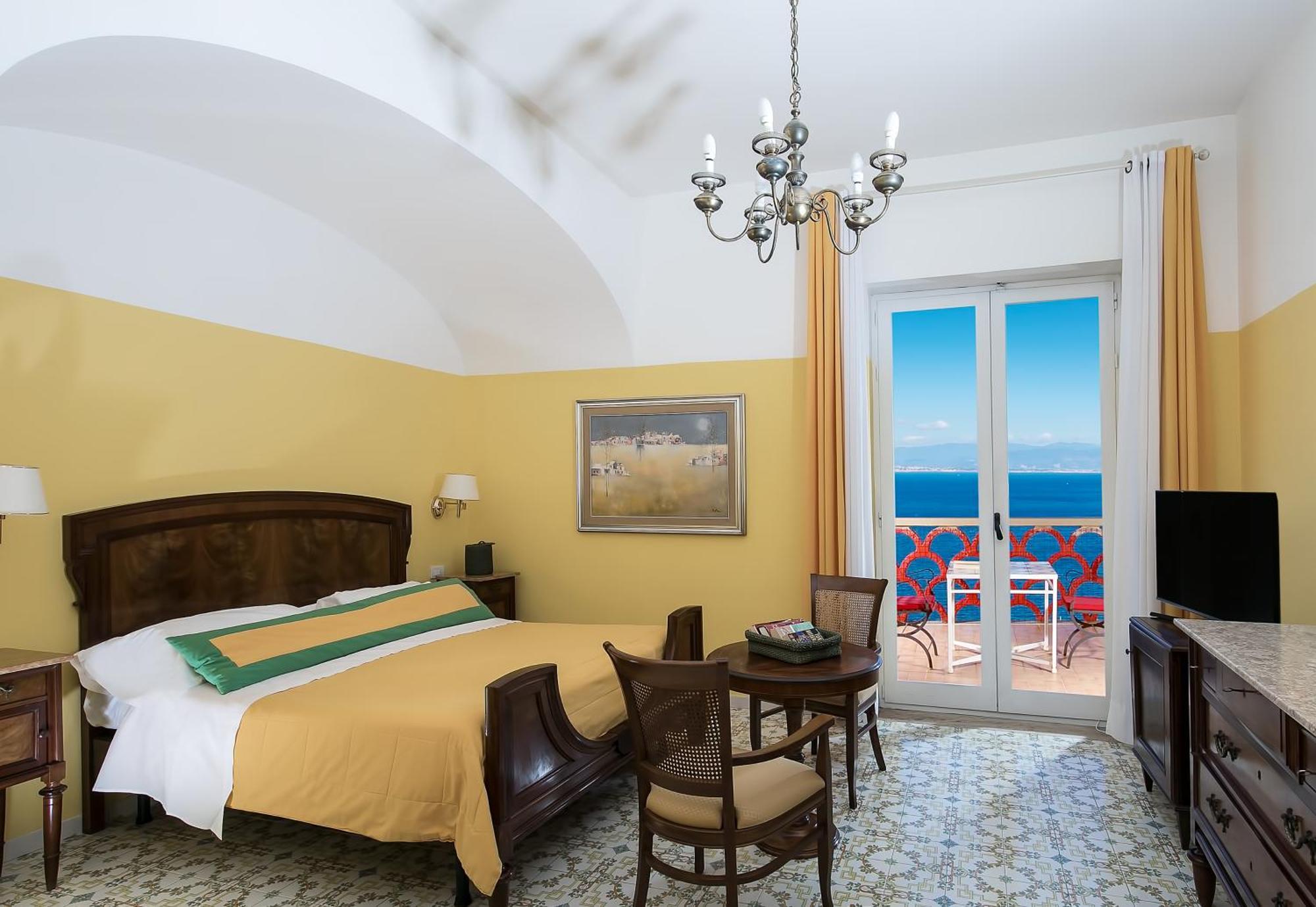Classic Double Room Balcony Sea View