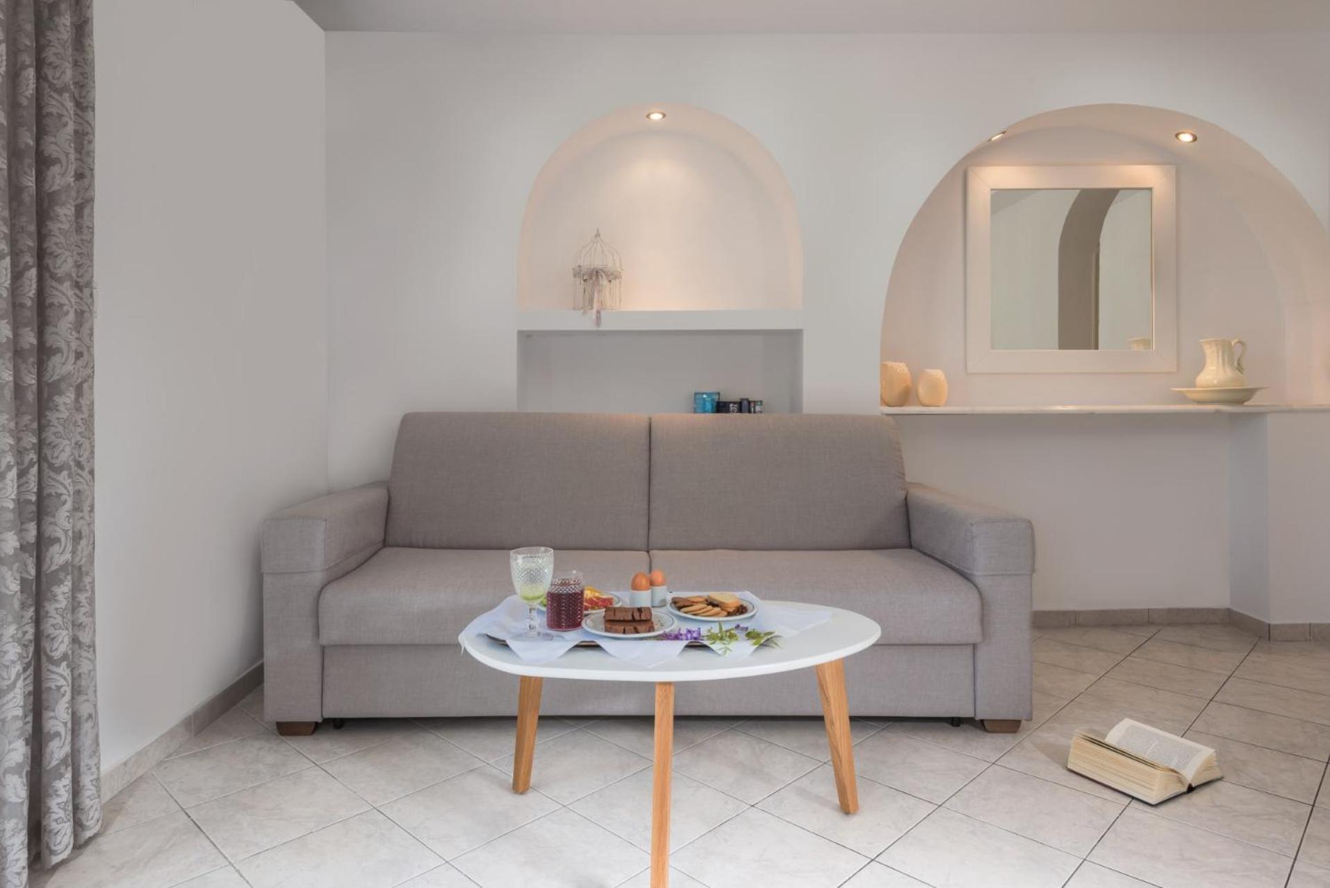 Deluxe Dreibettzimmer mit Whirlpool im Freien