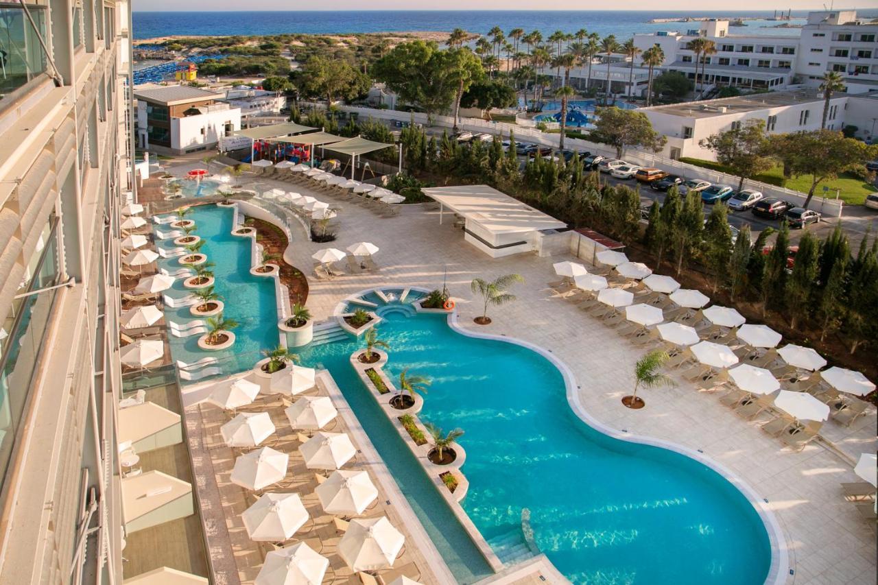 Double or Twin Room Pool View