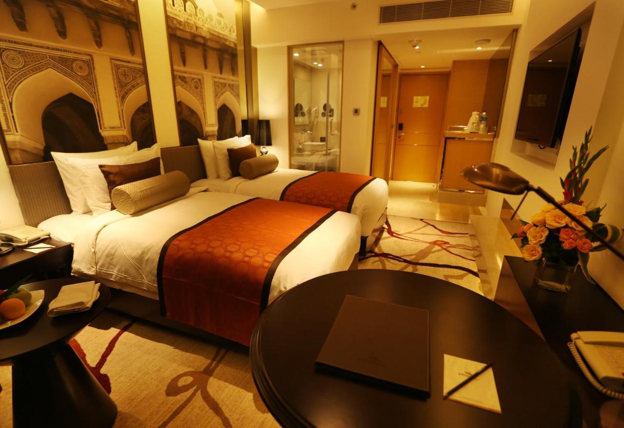 Deluxe Twin Room - 15% off on One-way Airport Transfers, Spa, Food & Beverage & Laundry