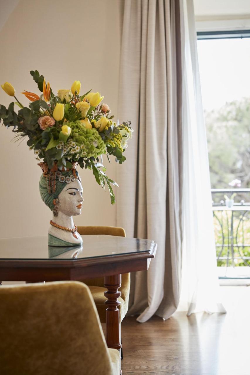 Deluxe Suite with with Balcony or Terrace and Sea View