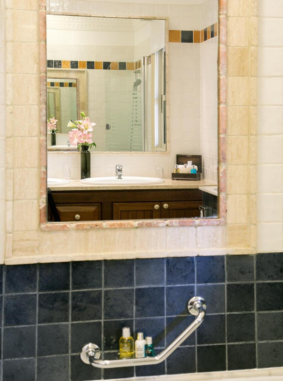 Suite met 1 Slaapkamer en Uitzicht op de Tuin