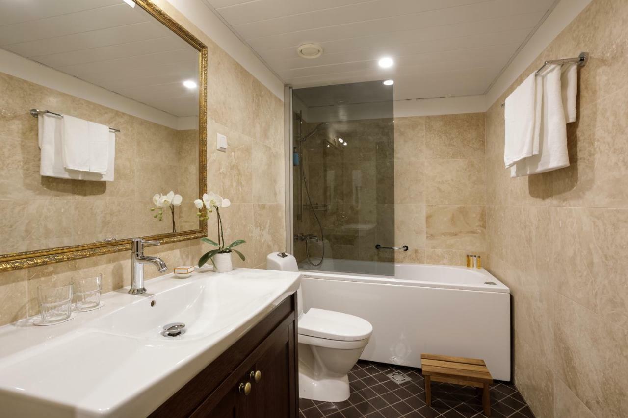 ZEN Double or Twin Room with Spa Bath