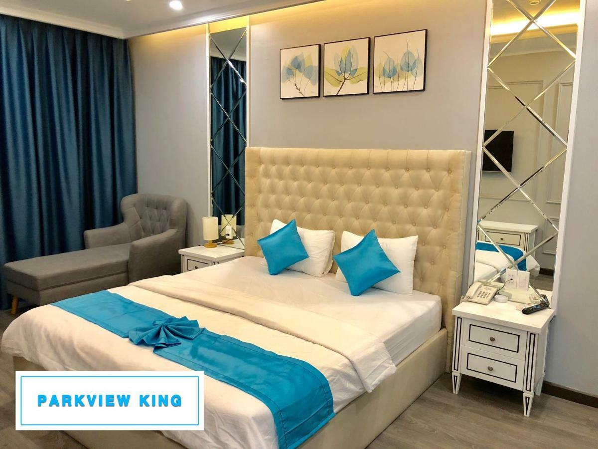 Zimmer mit Kingsize-Bett