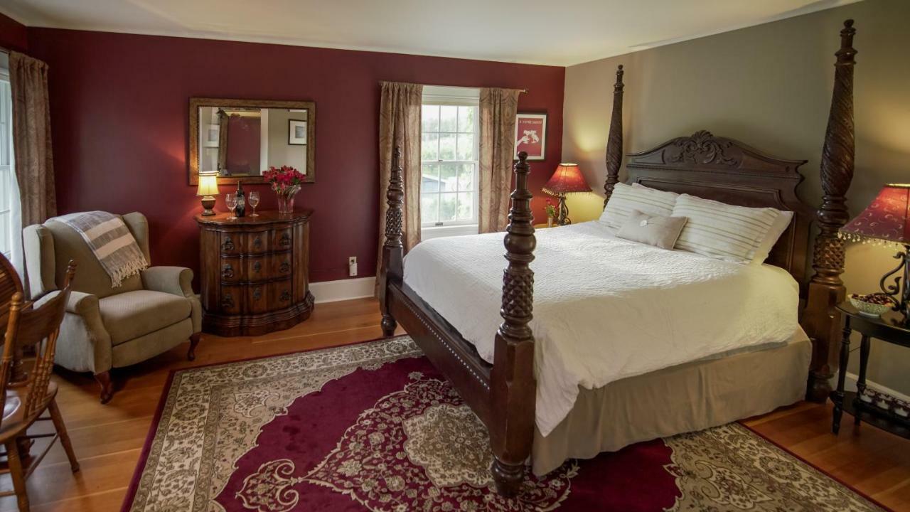 Queen Room River View Bordeaux