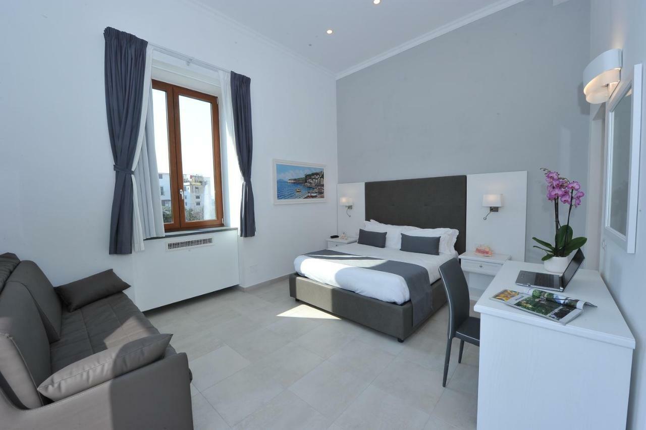 Camera Familiare con Bagno Privato