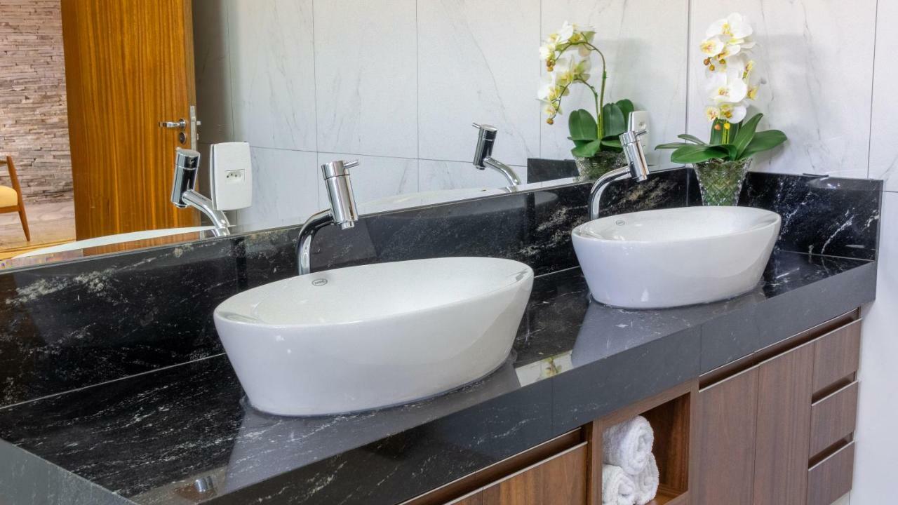 Deluxe Suite Spa Bath