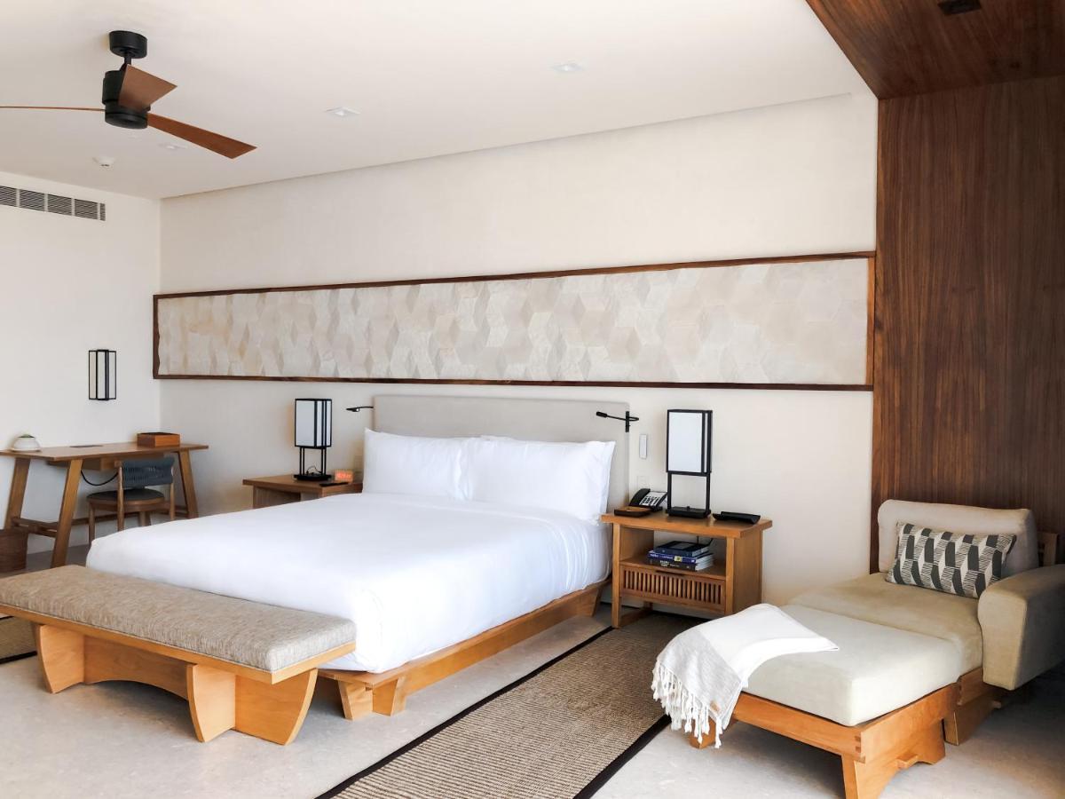 Deluxe King Ocean View