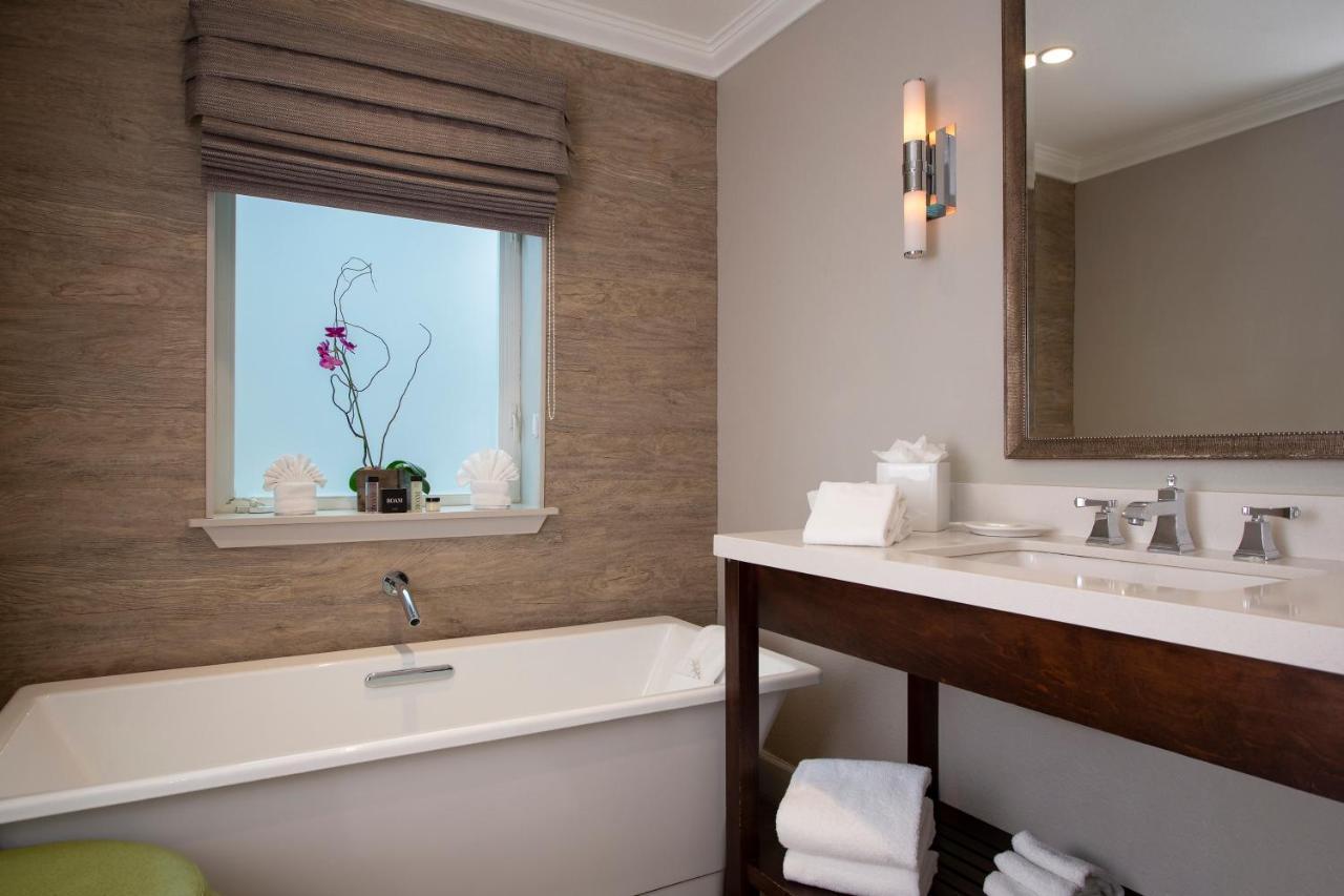 Deluxe Junior Suite,1185301183:JPEG