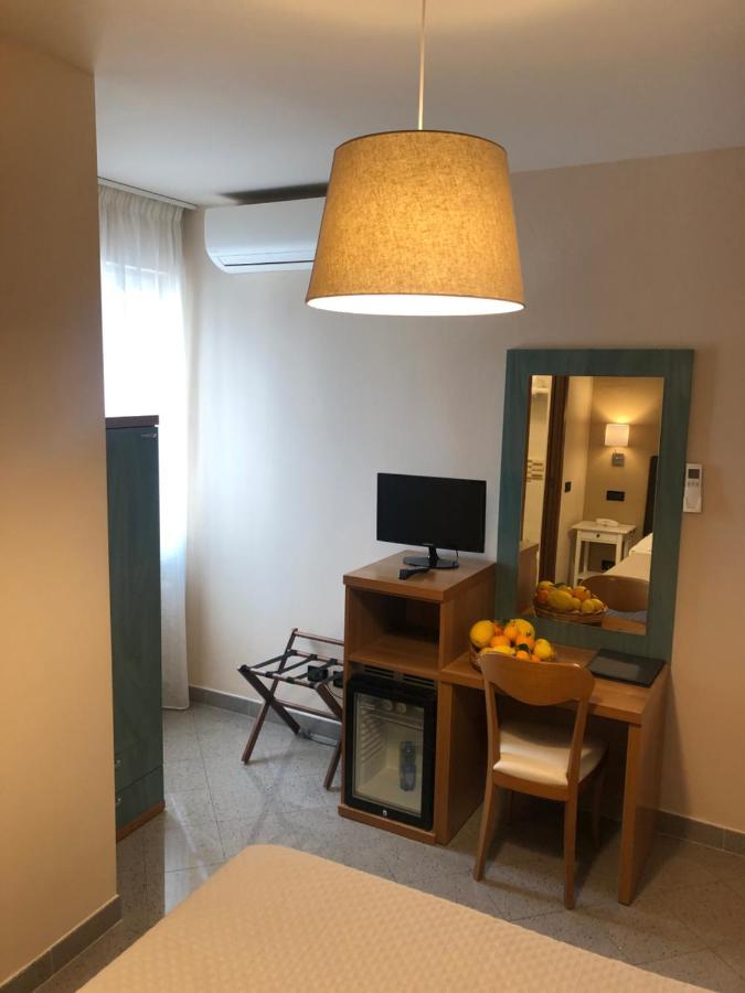 Single Room,990000364:JPEG