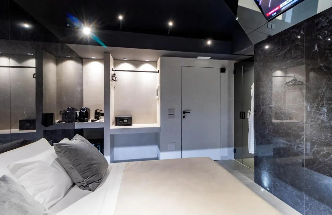 4 Suites " Unconventional Living Rooms "-1