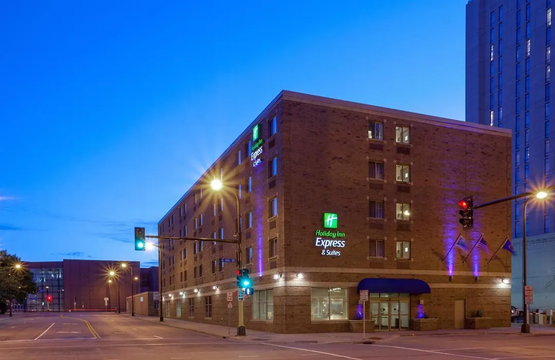 Holiday Inn Express Hotel & Suites Minneapolis-Downtown Convention Center By Ihg-1