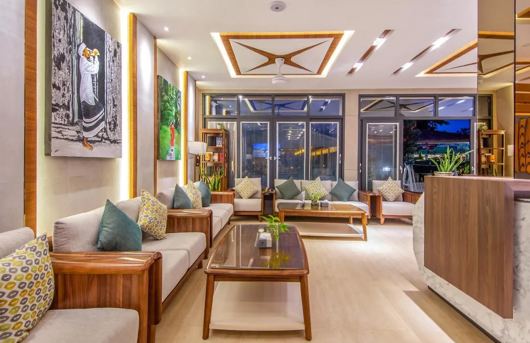 Triton Prestige Seaview And Spa-1