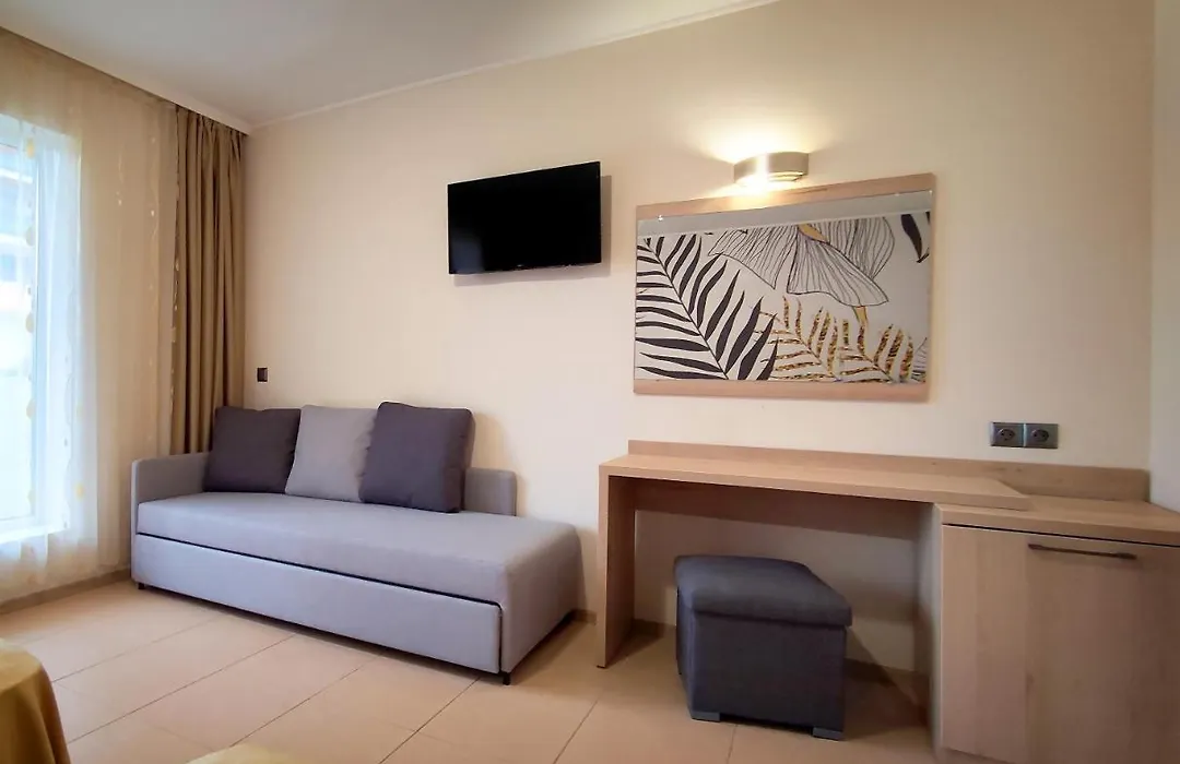 Hotel Glarus Beach& Aqua Park-1