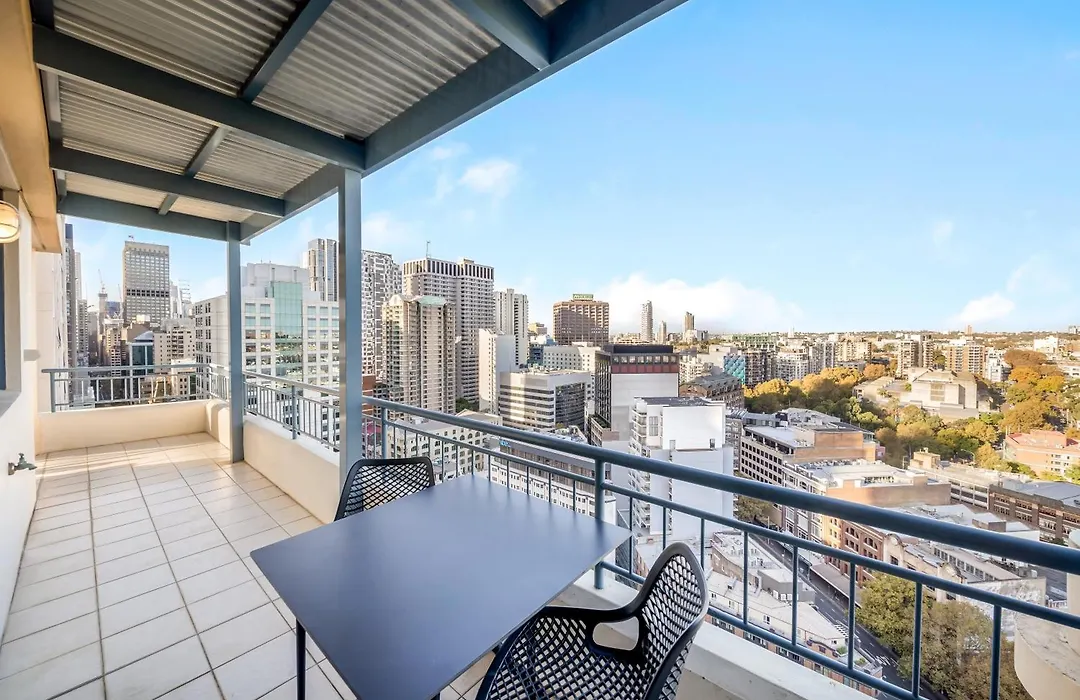 Oaks Sydney Castlereagh Suites-1