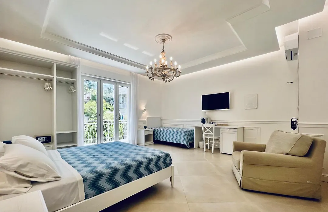 Palazzo Mauro Sorrento Luxury Rooms-1