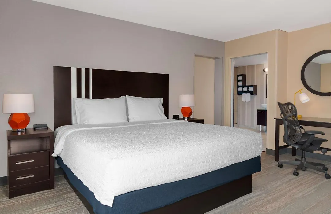 Hampton Inn & Suites Madison Downtown-1