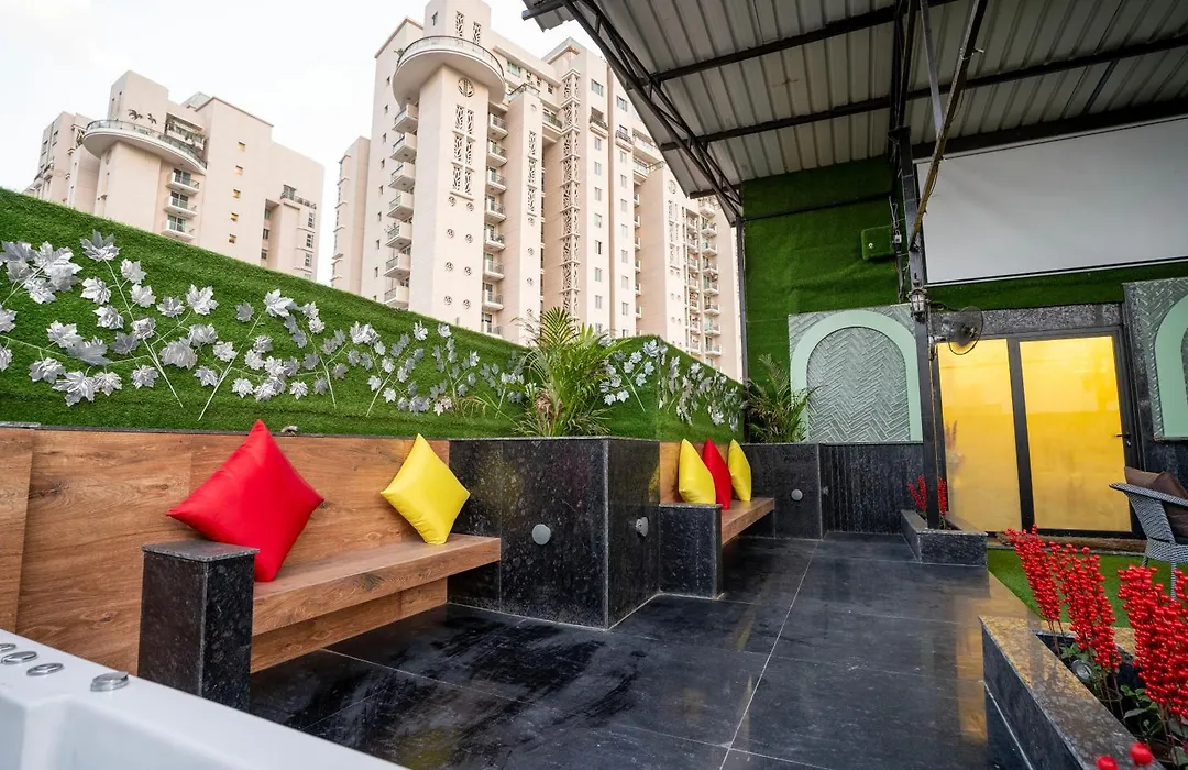 Orsom Stays Sassy Jacuzzi Rooms - Sector 42 Gurgaon-1
