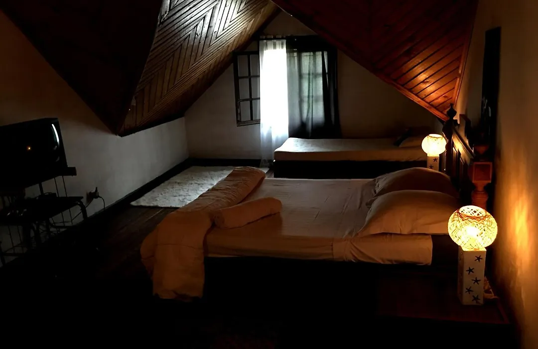 Le Fumoir Guest House Familiale-1