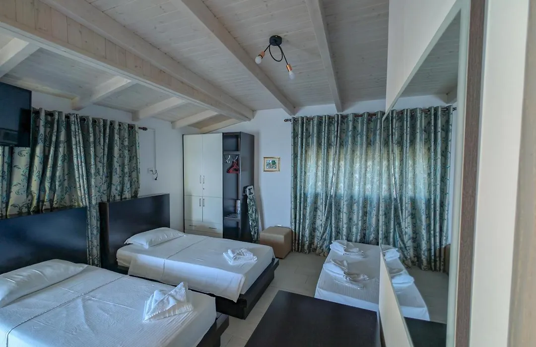 Hotel Bahamas-1