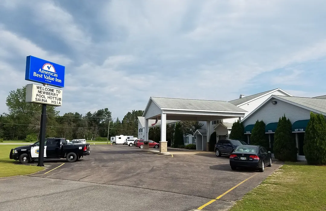 Americas Best Value Inn & Suites - Tahquamenon Country-1