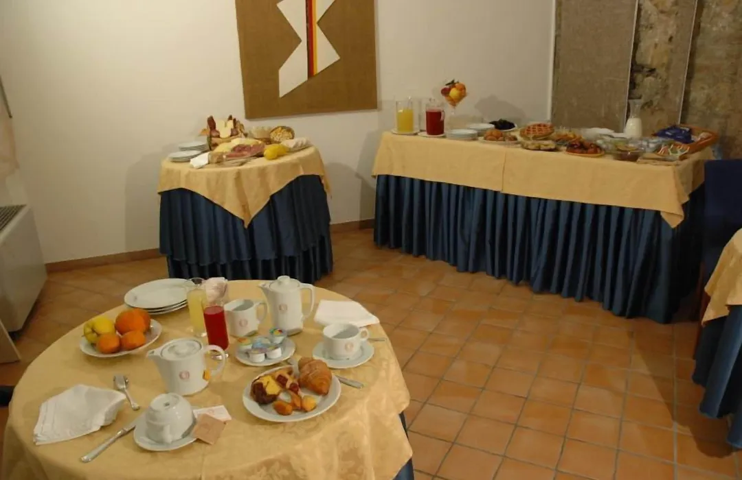 Caravaggio Hotel-1