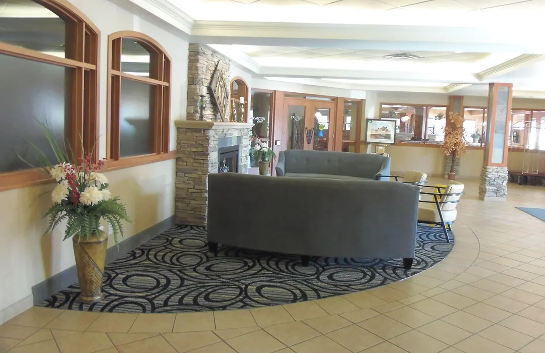 Rosslyn Inn & Suites-1