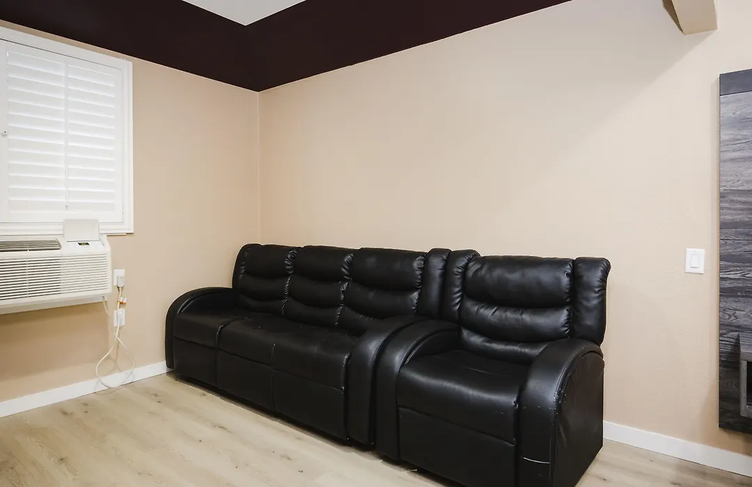 Sapphire Inn & Suites-1