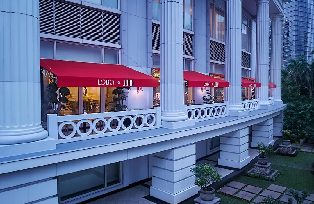 The Ritz-Carlton Jakarta, Mega Kuningan-1