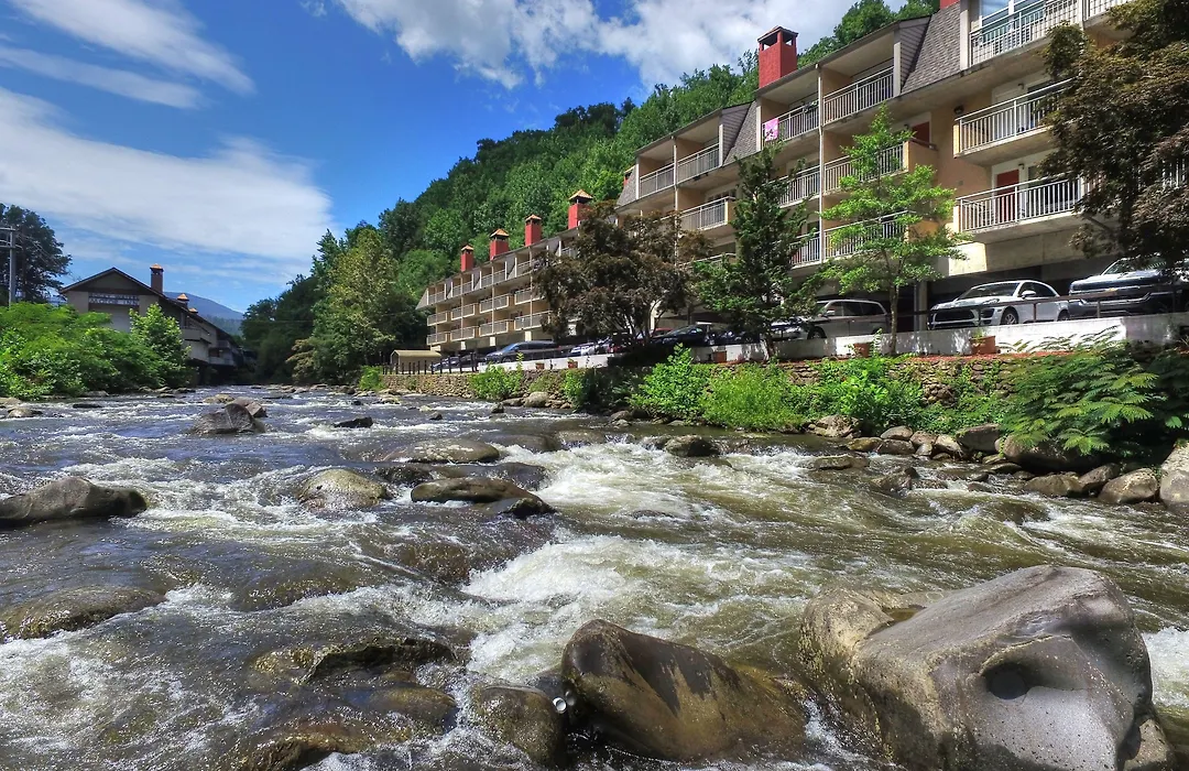 Gatlinburg River Inn-1