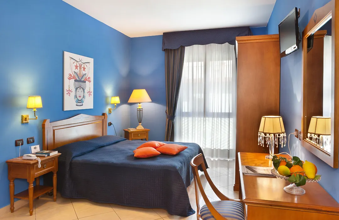 Ulisse Deluxe Hostel-1