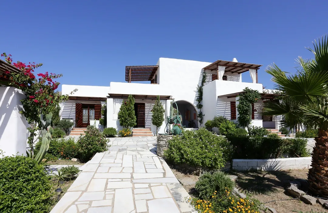 9 Muses - Paros-1
