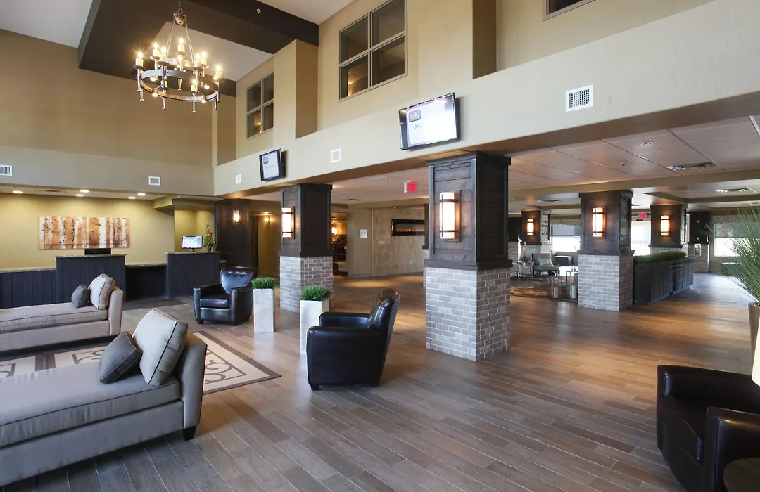Pomeroy Inn & Suites At Olds College-1