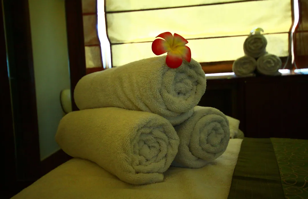 Hotel Holiday Resort-1