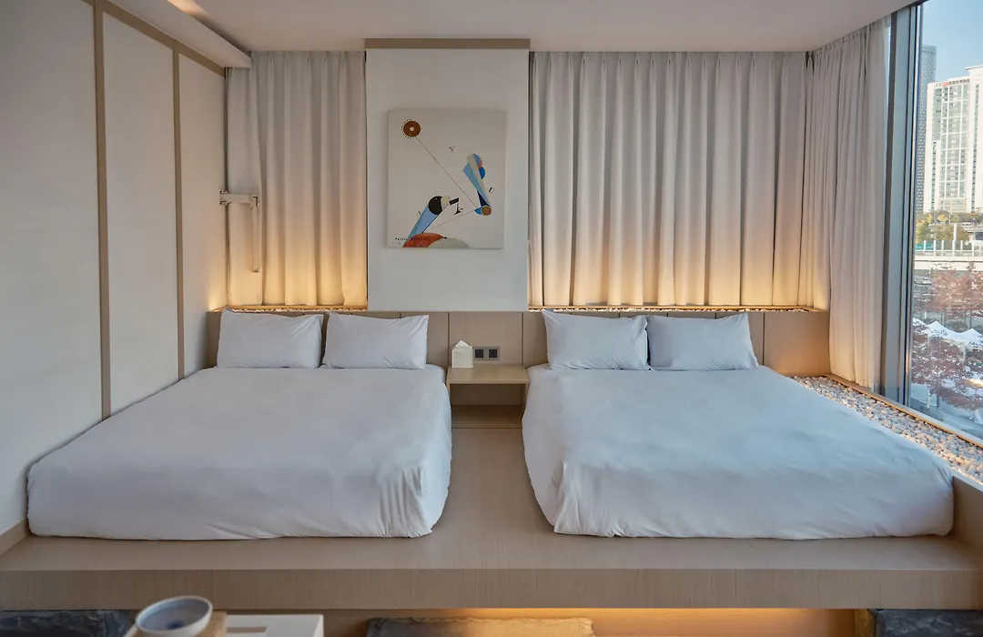Uh Suite The Seoul-1
