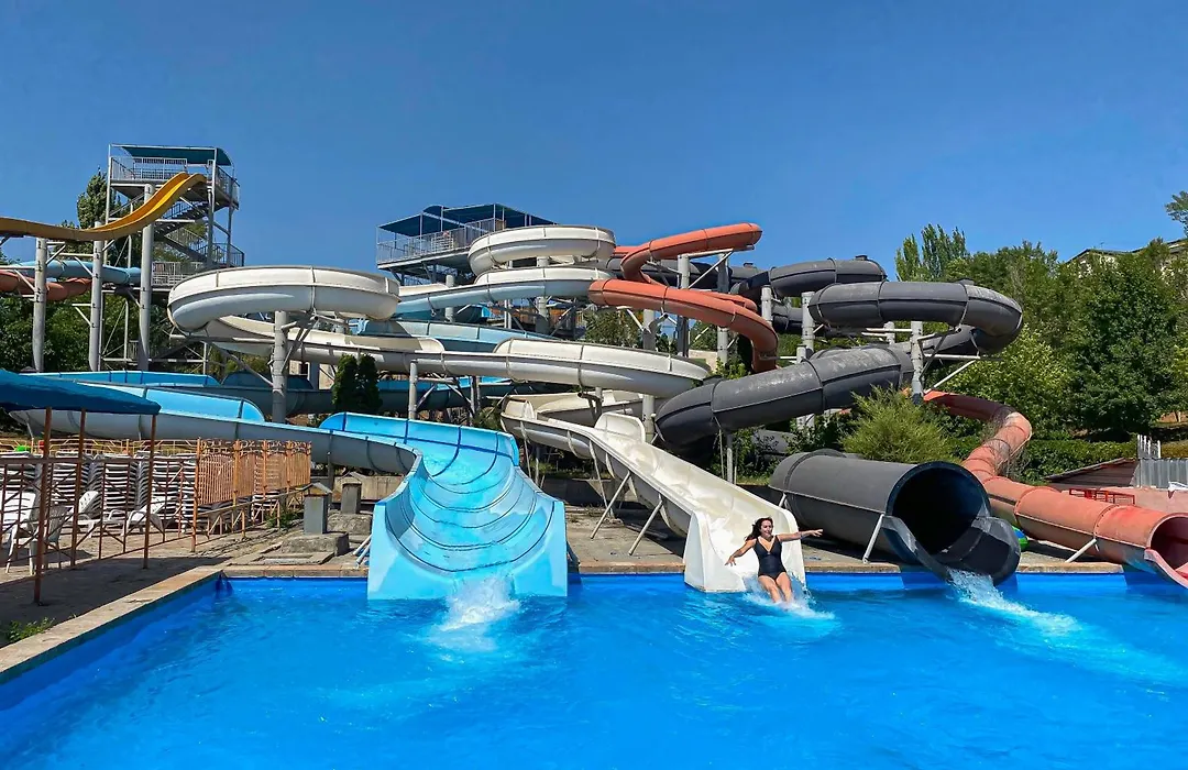 Aquapark Hotel & Villas-1