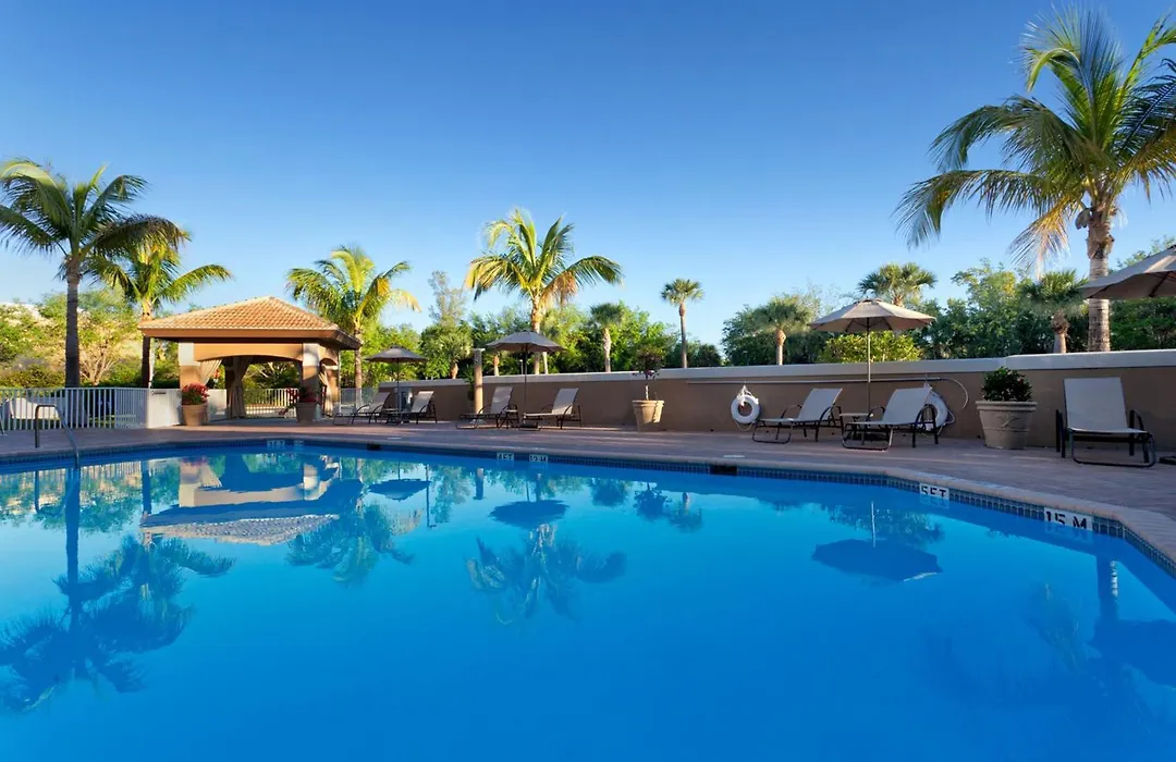 Holiday Inn Express & Suites Naples Downtown - 5Th Avenue By Ihg-1