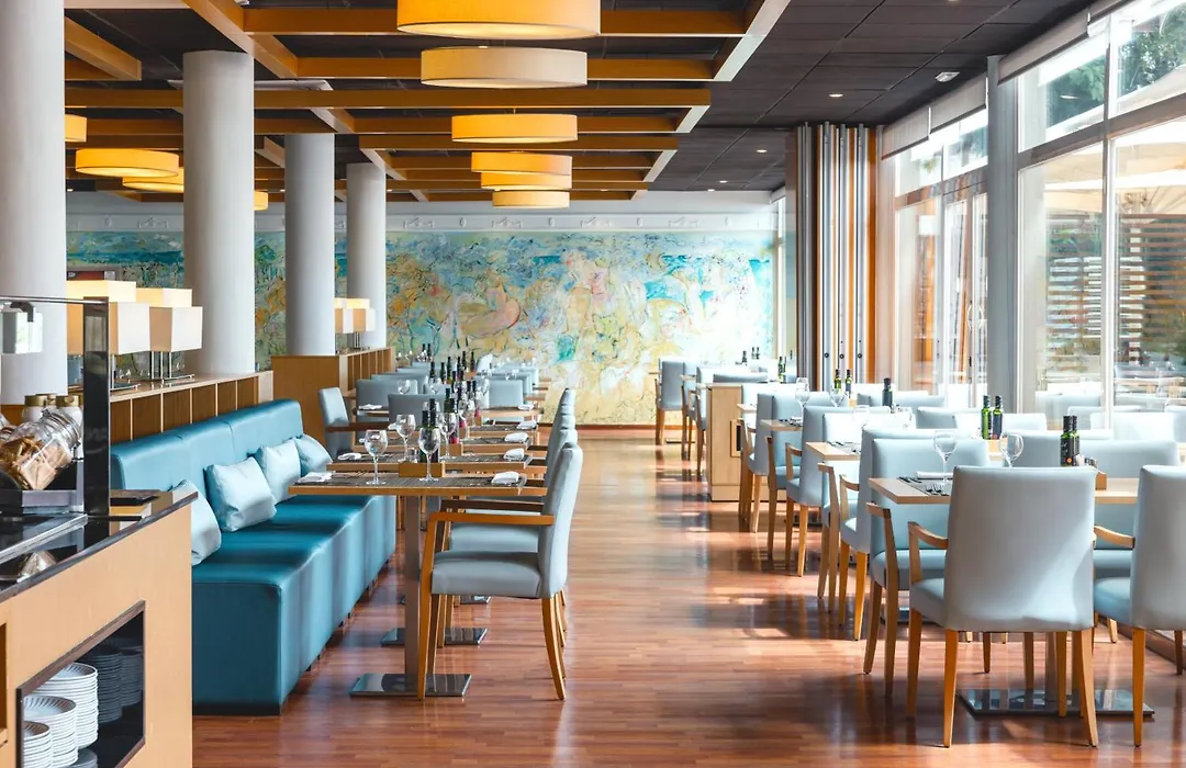 Monica Hotel-1