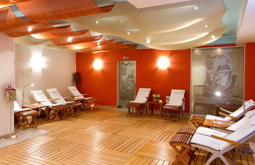 Crystal Palace Boutique Hotel-1