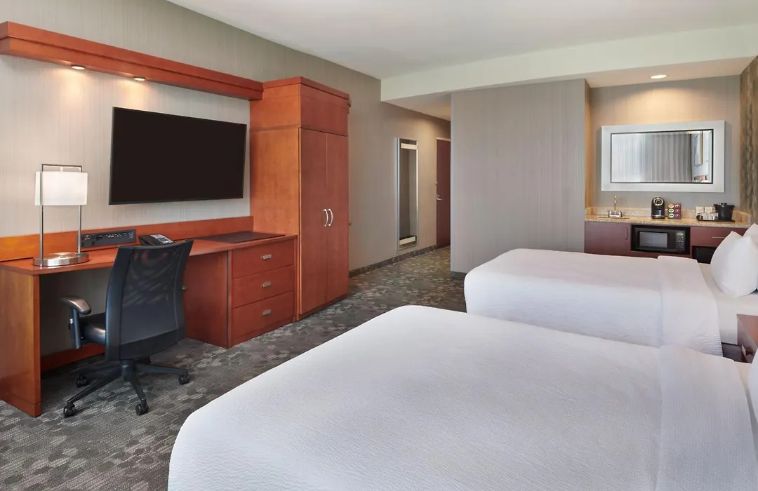 Courtyard By Marriott Ottawa East-1
