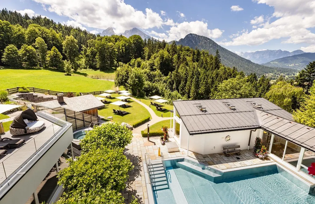 Alm-&Wellnesshotel Alpenhof-1
