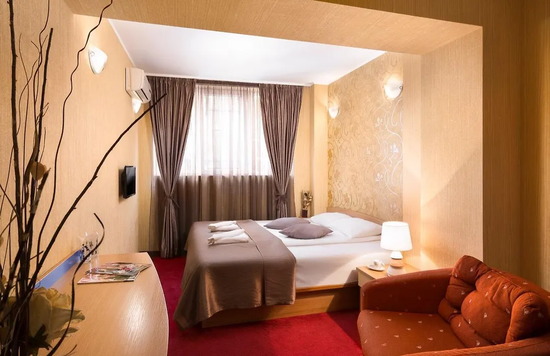 Hotel Central Point-1