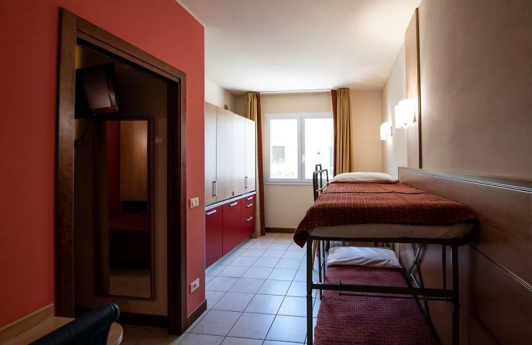 Hotel Mondial-1