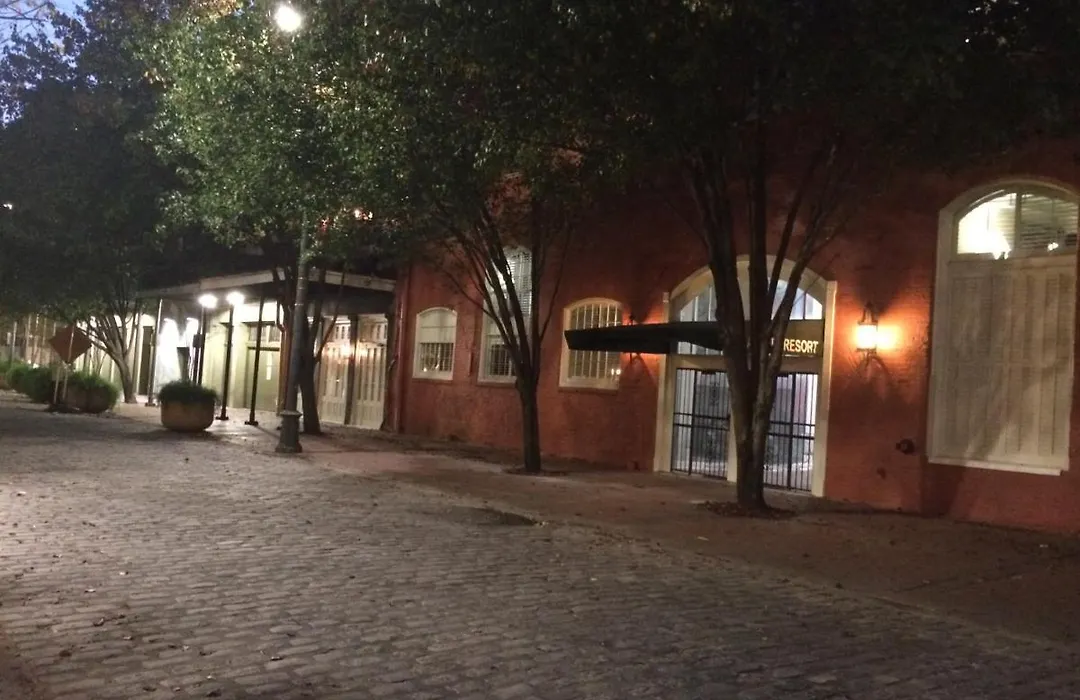 Plaza Suites Downtown New Orleans-1