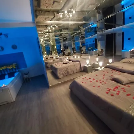 Diamond Rooms-3